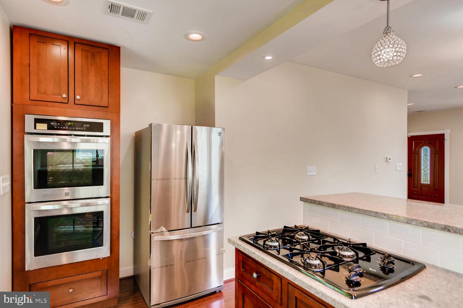 3719 Ridgecroft Road Baltimore, MD 21206 - Photo 2 of 28 Stainless steel appliances.