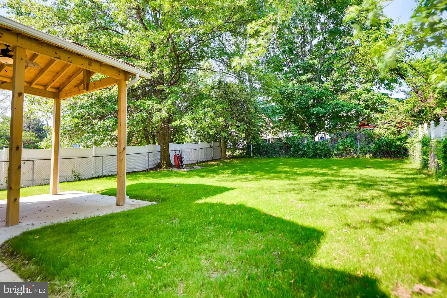 3719 Ridgecroft Road Baltimore, MD 21206 - Photo 26 of 28 Spacious back yard