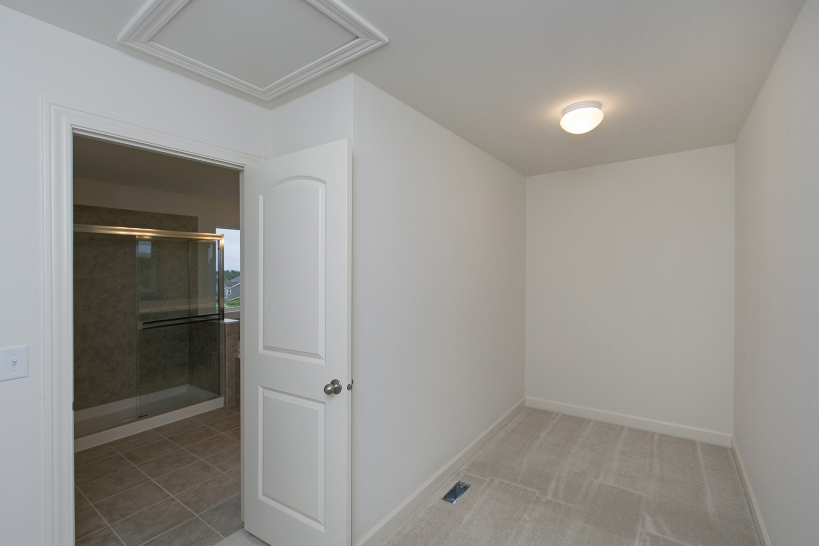 4398 Charles Dickens Road Elgin, IL 60124 - Photo 23 of 29 a view of hallway