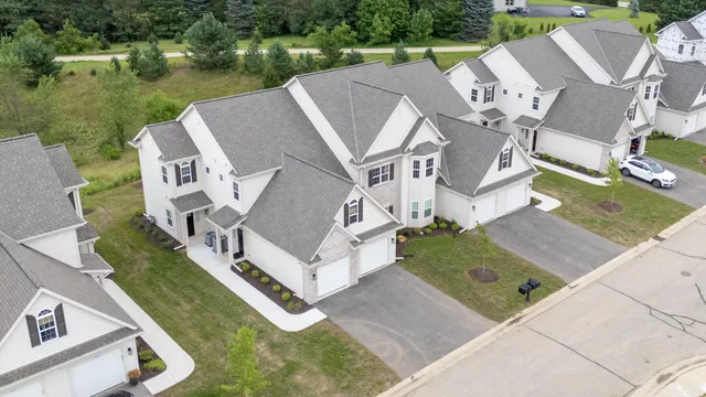 $399,900 | 1870 Woodland Way, Unit 4331, Slinger, WI 53086