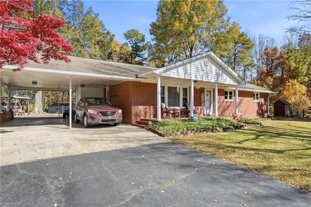 $319,900 | 7665 Dennis Road, Walnut Cove, NC 27052