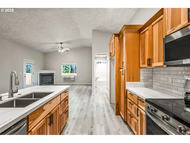 $335,000 | 3631 Green River Road, Sweet Home, OR 97386