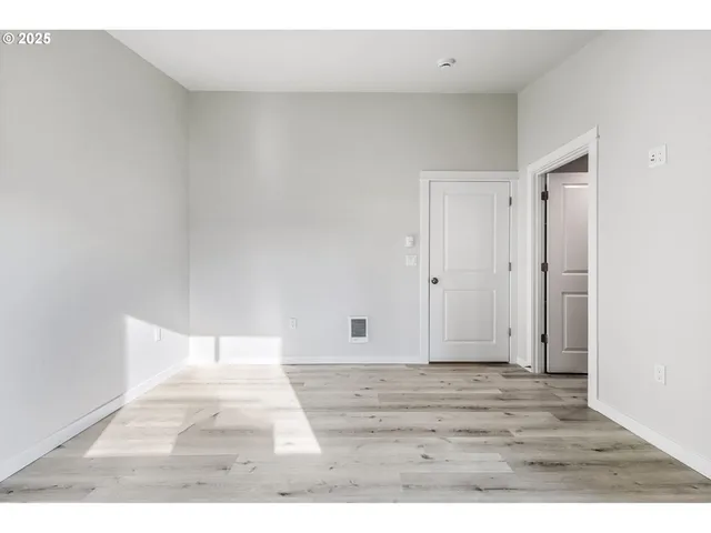 $335,000 | 3631 Green River Road, Sweet Home, OR 97386