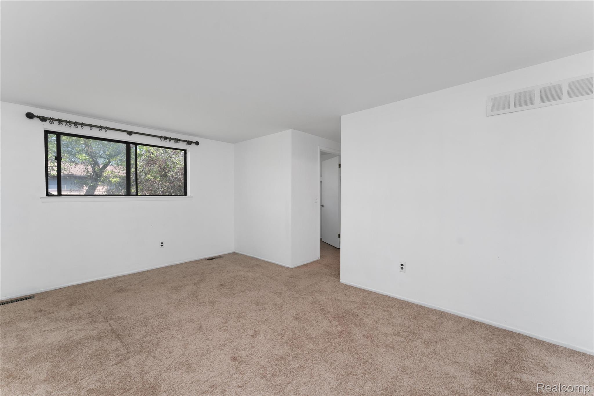32105 West 12 Mile Road Farmington, MI 48334 - Photo 27 of 39 Empty room featuring carpet flooring