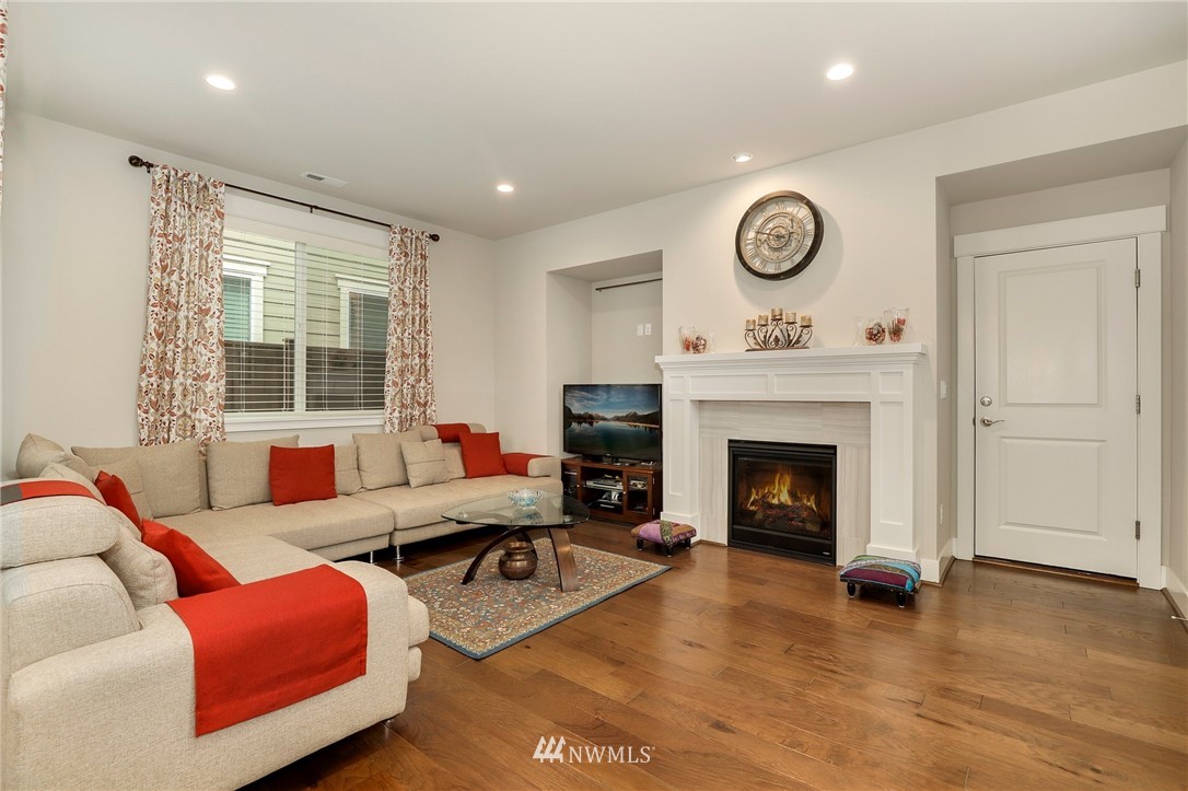 4404 187th Place Southeast Bothell, WA 98012 - Photo 3 of 24 Gallery Image 3
