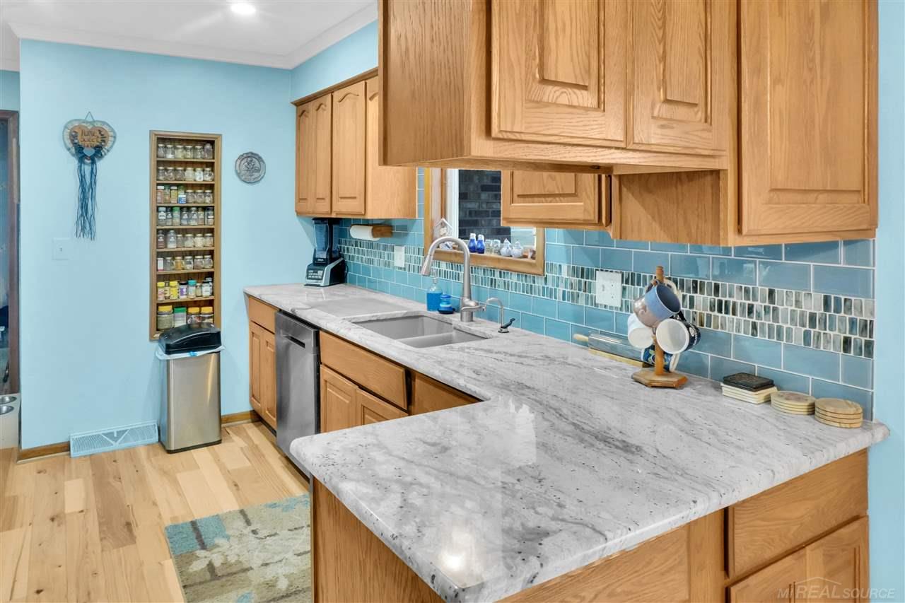 8433 Rattle Run Road Columbus, MI 48063 - Photo 12 of 49