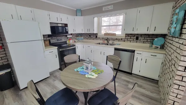 $568,000 | 147 Dons Drive, Quincy, MI 49082