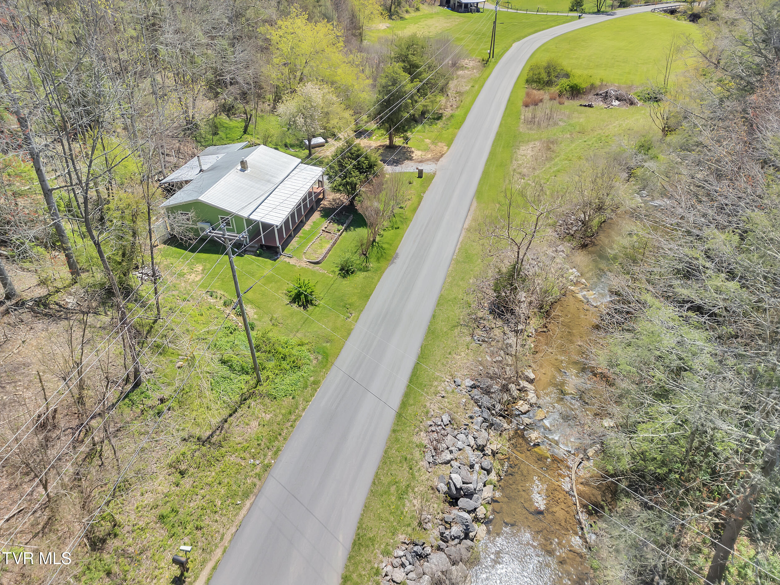490 Viking Mountain Road Greeneville, TN 37743 - Photo 4 of 37 4_04