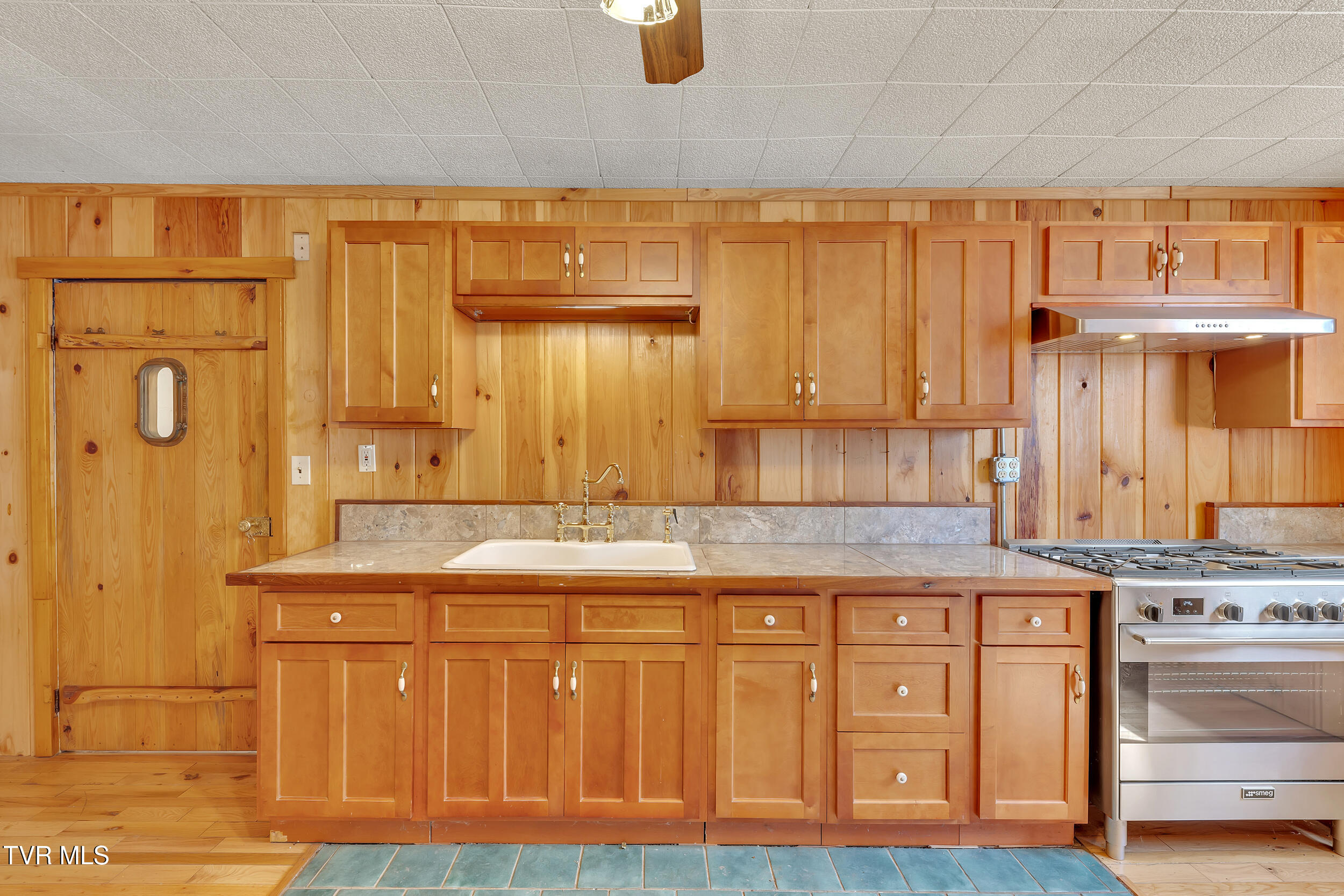 490 Viking Mountain Road Greeneville, TN 37743 - Photo 7 of 37 9_09-2