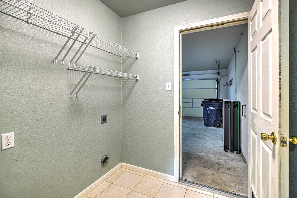 1900 Rutherford Drive Leander, TX 78641 - Photo 22 of 38 a view of a walk in closet