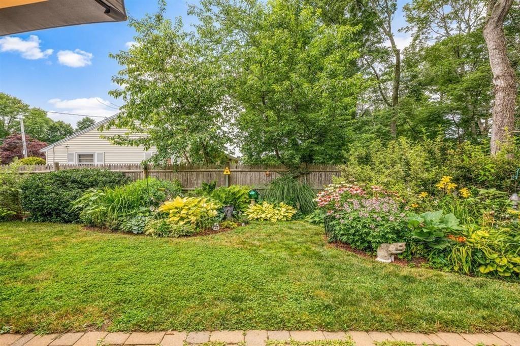 14 Roseen Road Holbrook, MA 02343 - Photo 12 of 28 Gallery Image 12