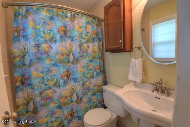 9002 Cardiff Road Louisville, KY 40242 - Photo 41 of 48 9002 Cardiff -41