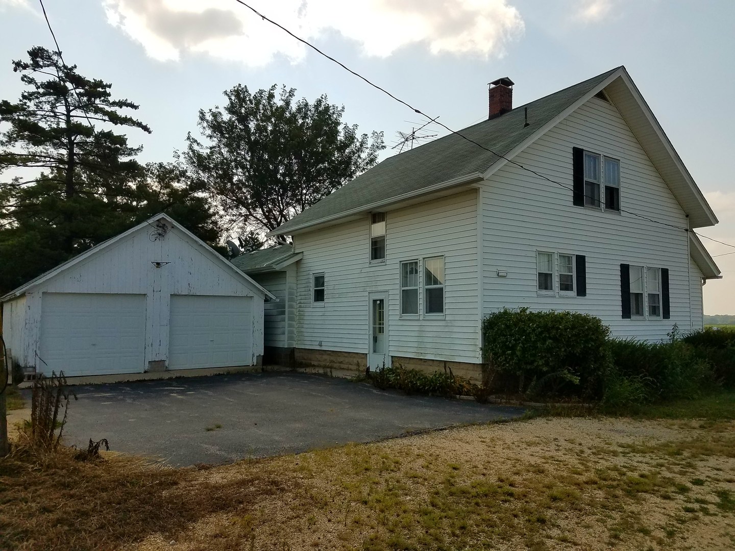9069 Cherry Valley Road Kingston, IL 60145 - Photo 2 of 30 Gallery Image 2