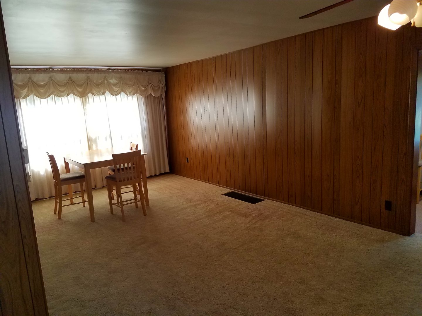 9069 Cherry Valley Road Kingston, IL 60145 - Photo 6 of 30 Gallery Image 6