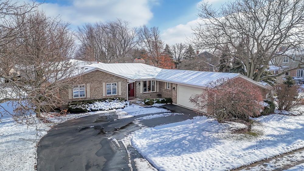 215 Larch Road Frankfort, IL 60423 - Photo 1 of 52 Gallery Image 1