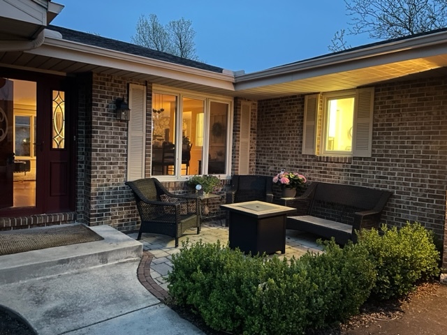 215 Larch Road Frankfort, IL 60423 - Photo 3 of 52 Gallery Image 3