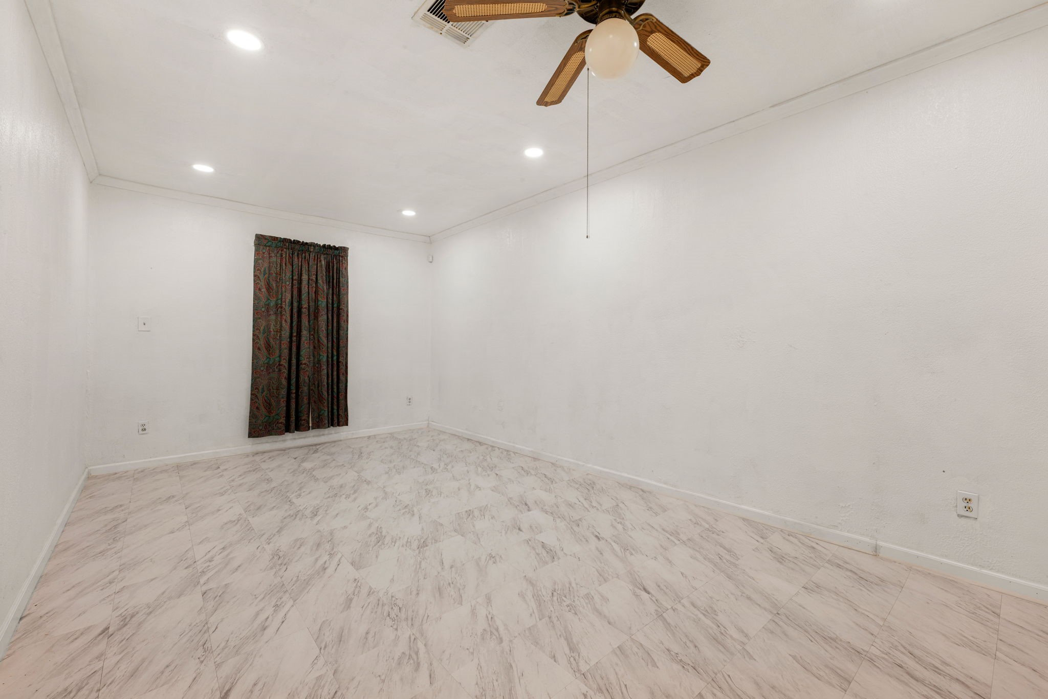 10923 Duane Street Houston, TX 77047 - Photo 20 of 22 a view of an empty room