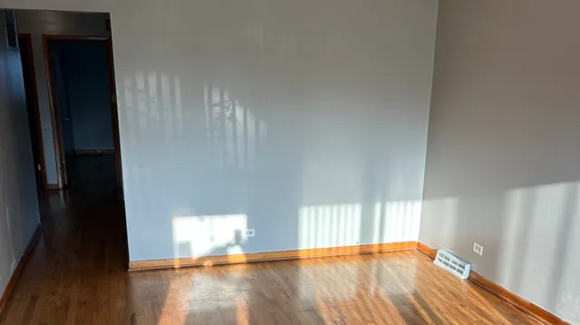 $3,000 | 7729 Central Avenue, Burbank, IL 60459