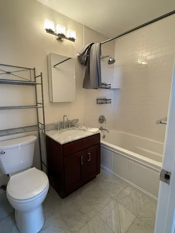 $350,000 | 186 Wayne Street, Unit 326D, Jersey City, NJ 07302