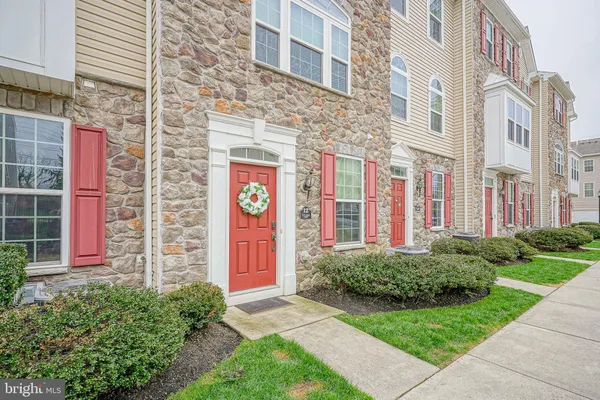 $319,000 | 12 Tylers Court, Somerdale, NJ 08083