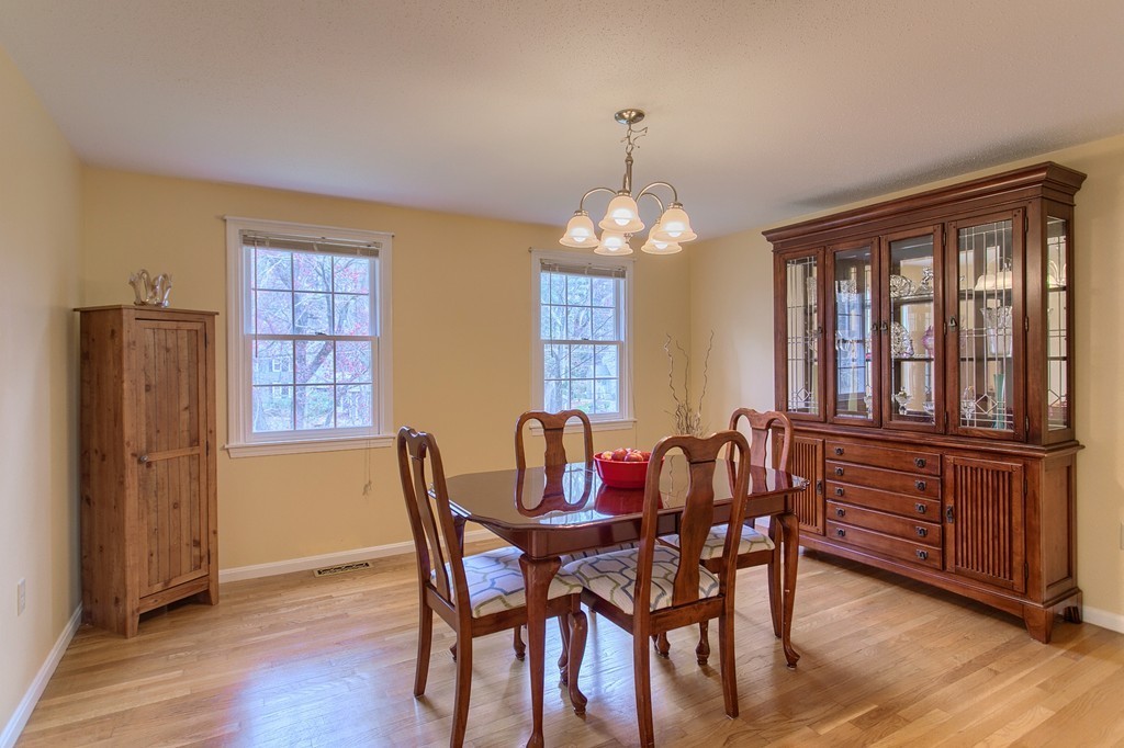 40 Forrest Road Westford, MA 01886 - Photo 5 of 30 Gallery Image 5
