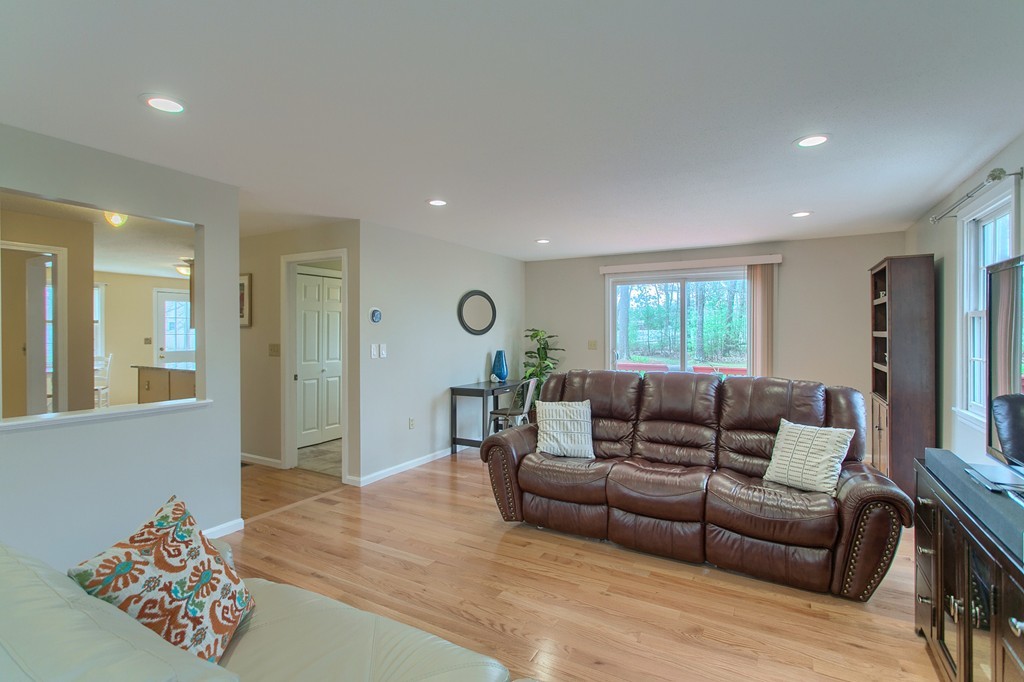 40 Forrest Road Westford, MA 01886 - Photo 7 of 30 Gallery Image 7