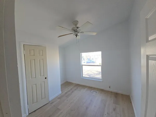 $194,000 | 3524 Ave R E Palmdale Ca East, Palmdale, CA 93550