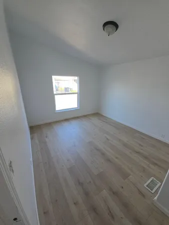 $194,000 | 3524 Ave R E Palmdale Ca East, Palmdale, CA 93550