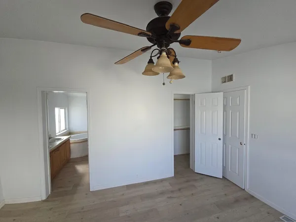 $194,000 | 3524 Ave R E Palmdale Ca East, Palmdale, CA 93550