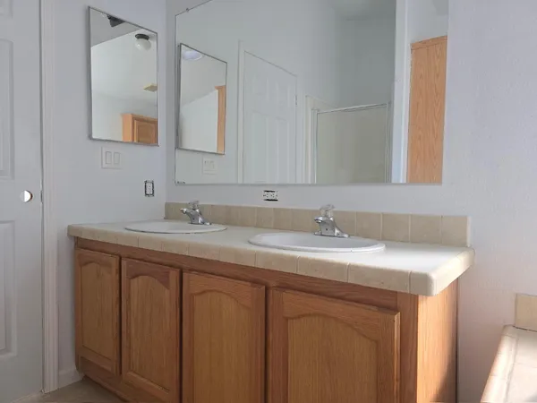 $194,000 | 3524 Ave R E Palmdale Ca East, Palmdale, CA 93550