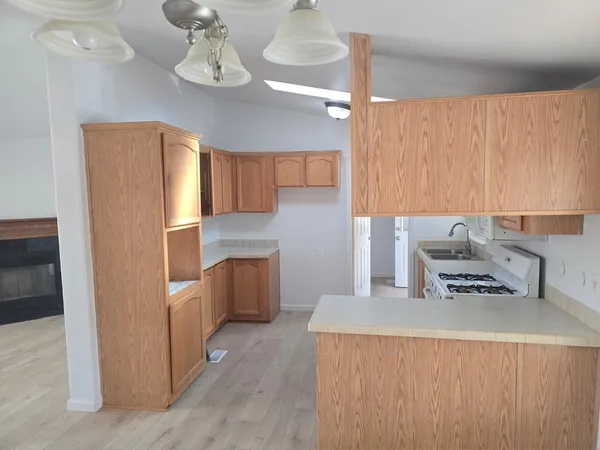 $194,000 | 3524 Ave R E Palmdale Ca East, Palmdale, CA 93550