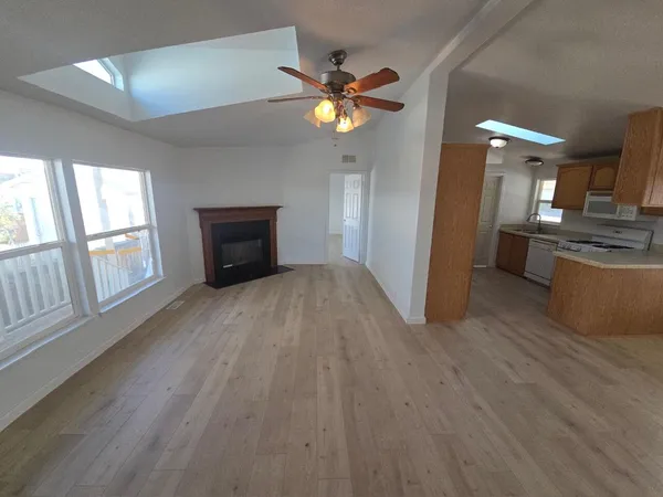 $194,000 | 3524 Ave R E Palmdale Ca East, Palmdale, CA 93550