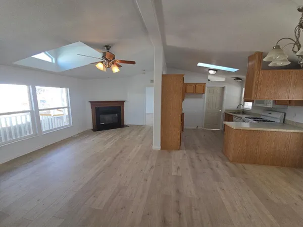 $194,000 | 3524 Ave R E Palmdale Ca East, Palmdale, CA 93550