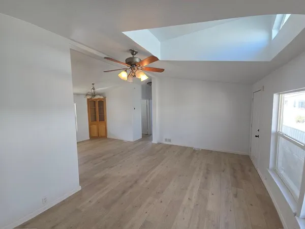 $194,000 | 3524 Ave R E Palmdale Ca East, Palmdale, CA 93550