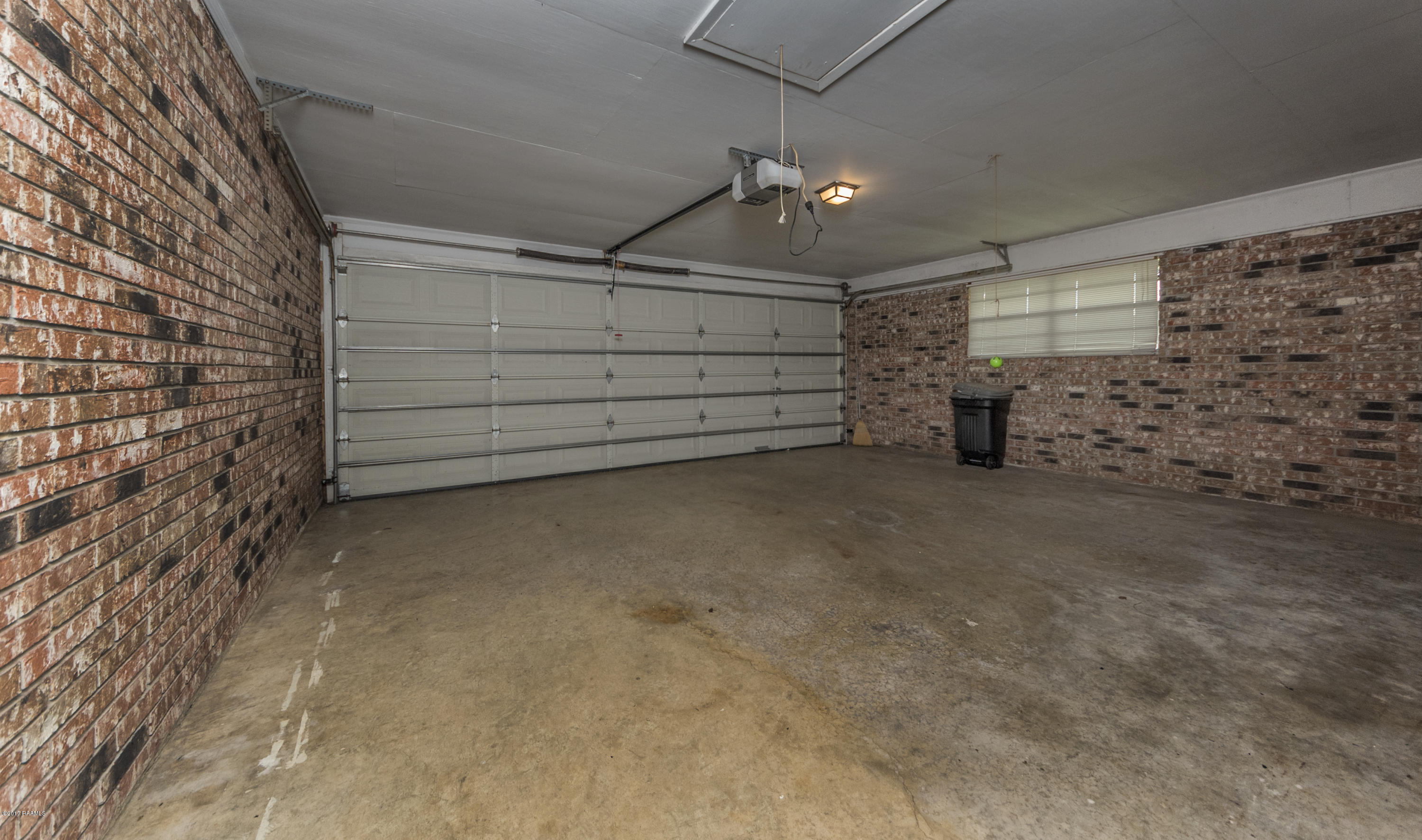 205 Ole Colony Road Lafayette, LA 70506 - Photo 2 of 7 Garage 1