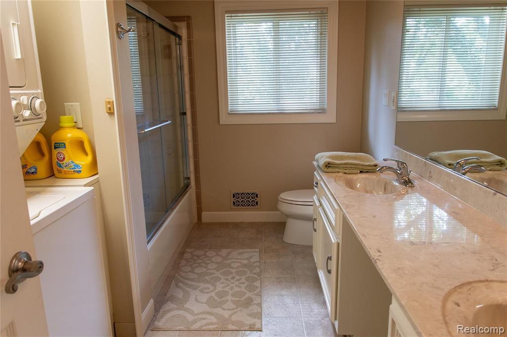 2275 Chalet Drive Rochester Hills, MI 48309 - Photo 45 of 62