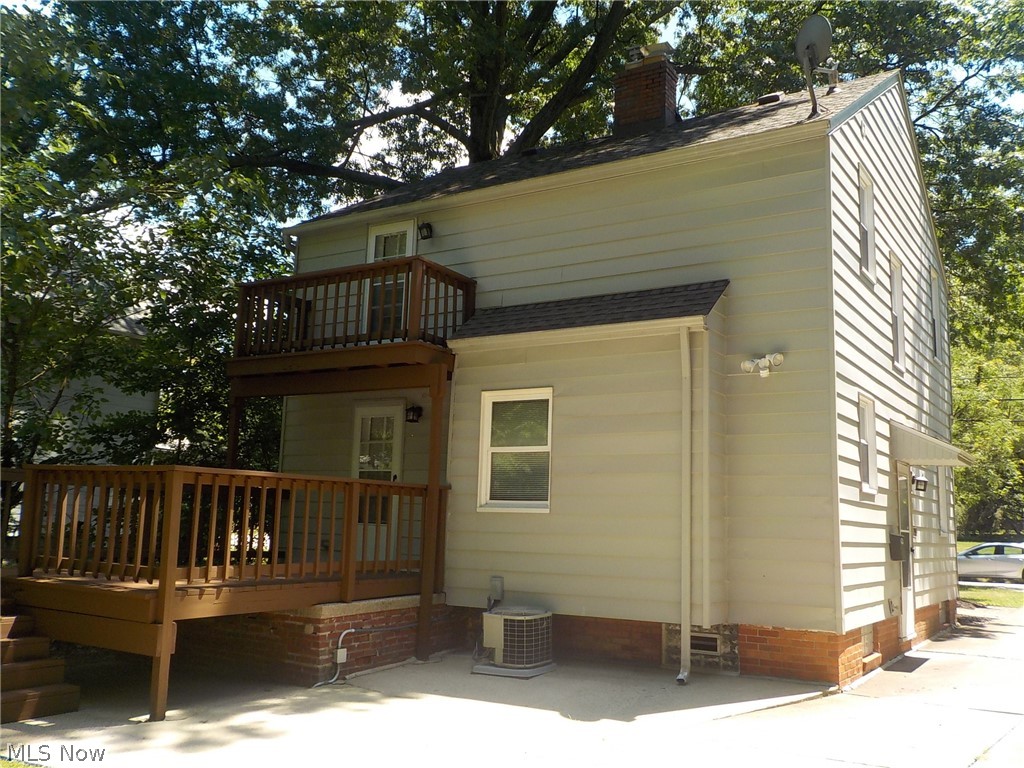 4289 Neville Road Cleveland, OH 44121 - Photo 3 of 17