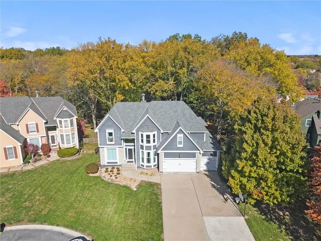 $699,000 | 324 Northwest Bradford Street, Lee's Summit, MO 64064