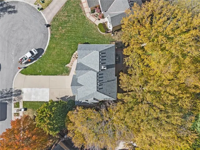 $699,000 | 324 Northwest Bradford Street, Lee's Summit, MO 64064