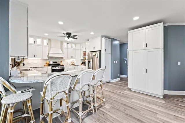 $699,000 | 324 Northwest Bradford Street, Lee's Summit, MO 64064