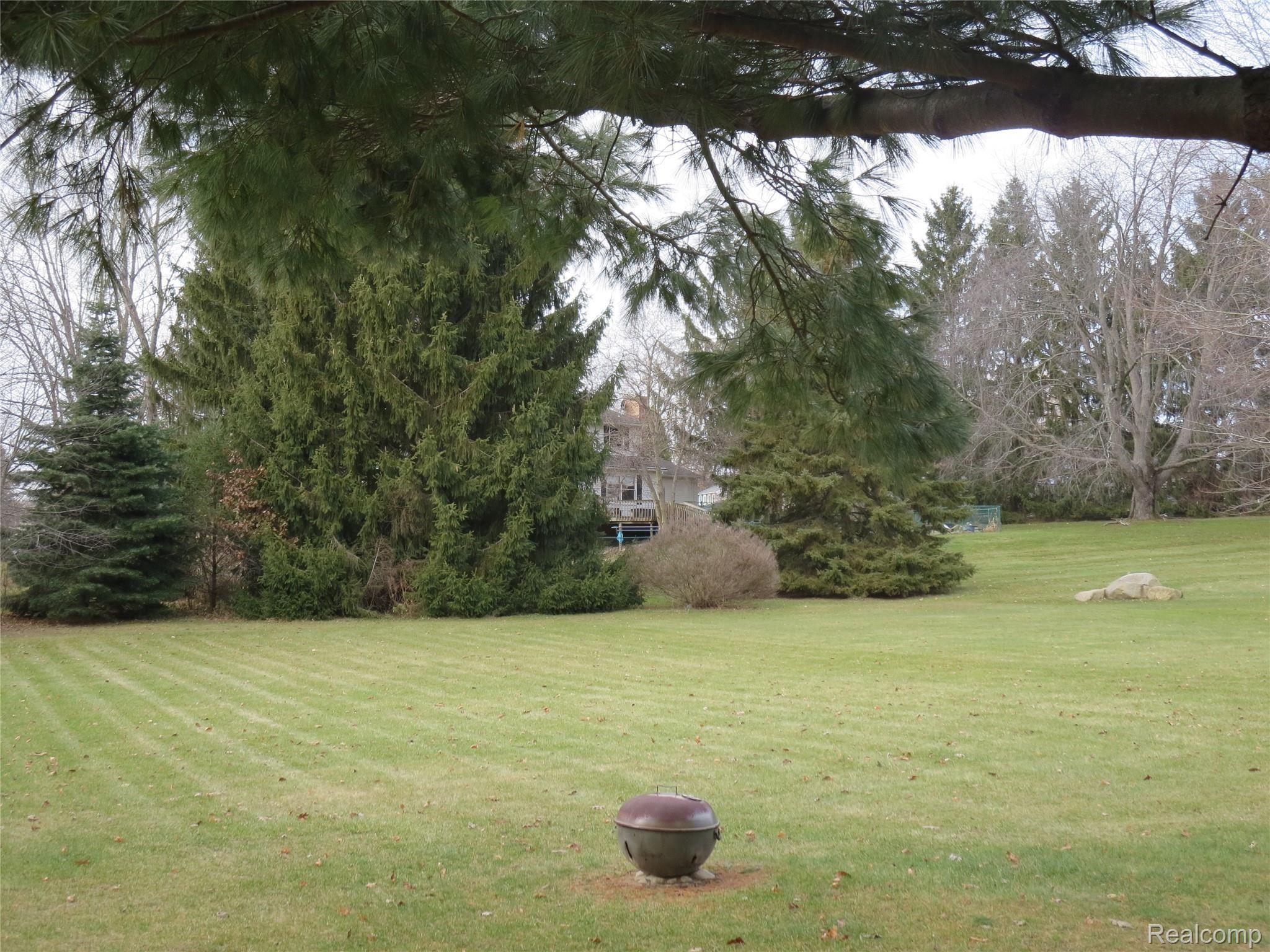 2901 Bullard Road Hartland, MI 48353 - Photo 24 of 26 Backyard