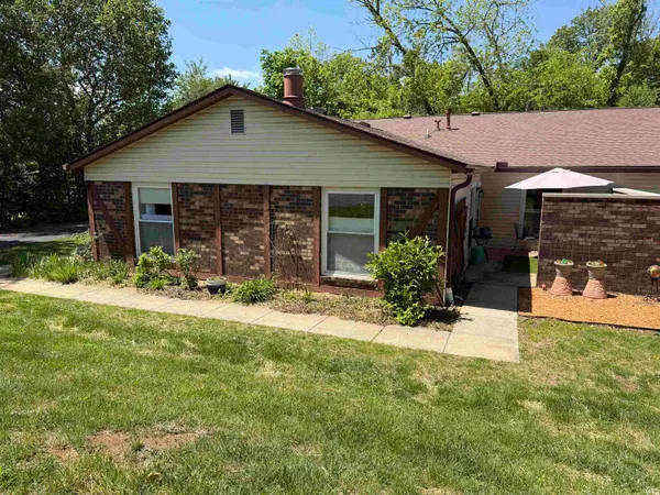 $246,700 | 906 East Commons Drive, Bloomington, IN 47401