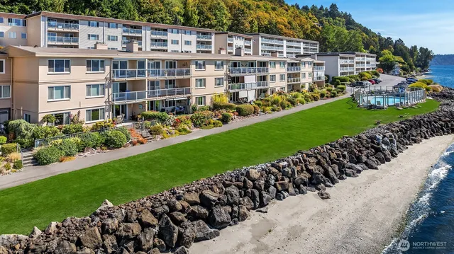 a view of a building with garden