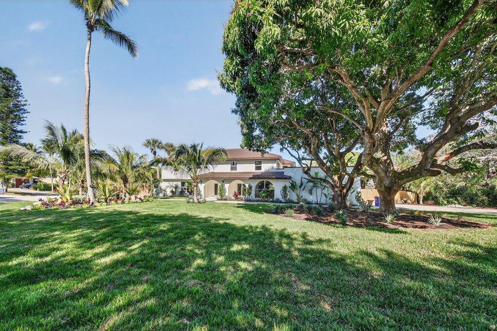 37 East High Point Road Sewall's Point, FL 34996 - Photo 13 of 58 front4.jpg-SMALL