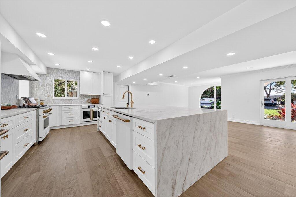 37 East High Point Road Sewall's Point, FL 34996 - Photo 17 of 58 kitchen5.jpg-SMALL