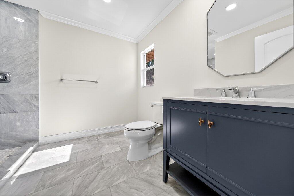 37 East High Point Road Sewall's Point, FL 34996 - Photo 41 of 58 ensuite2.jpg-SMALL