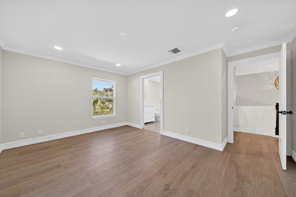 37 East High Point Road Sewall's Point, FL 34996 - Photo 45 of 58 guest4b.jpg-SMALL