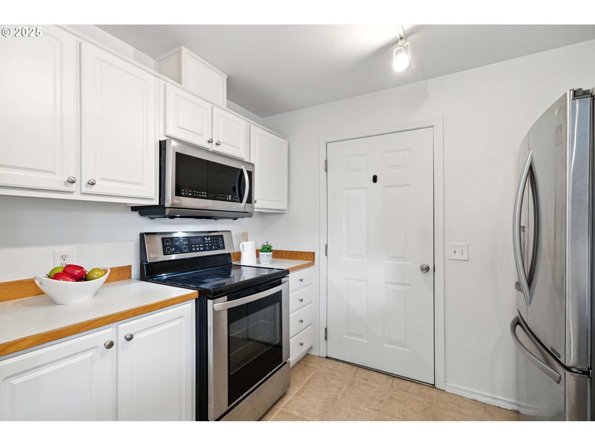 16248 Southwest Audubon Street, Unit 101 Beaverton, OR 97003 - Photo 25 of 47