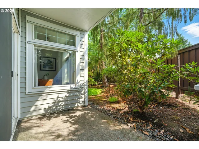 $325,000 | 16248 Southwest Audubon Street, Unit 101, Beaverton, OR 97003