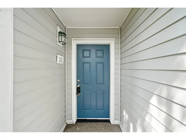 $325,000 | 16248 Southwest Audubon Street, Unit 101, Beaverton, OR 97003